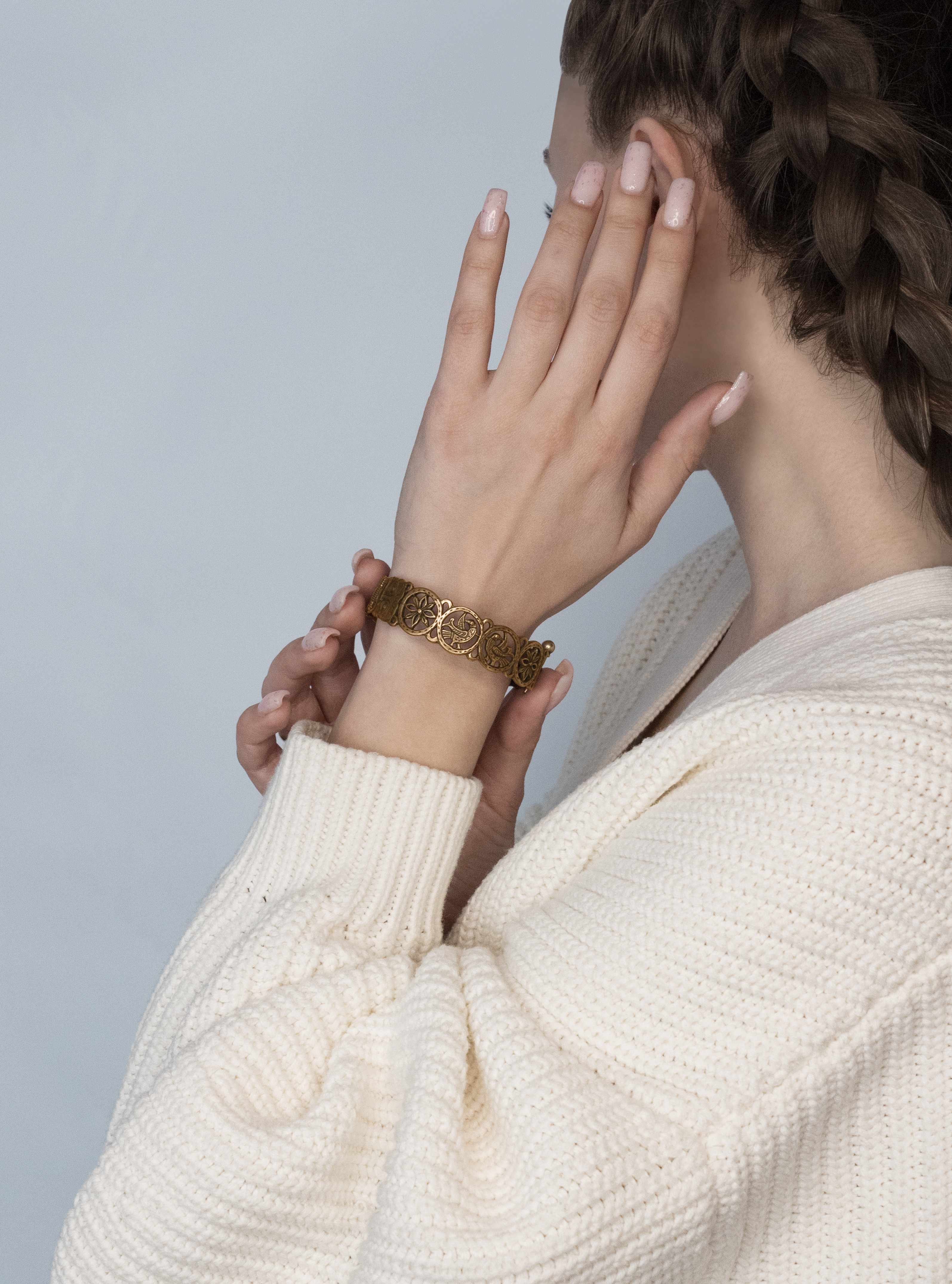 Браслет прорезной "Львиные маски"