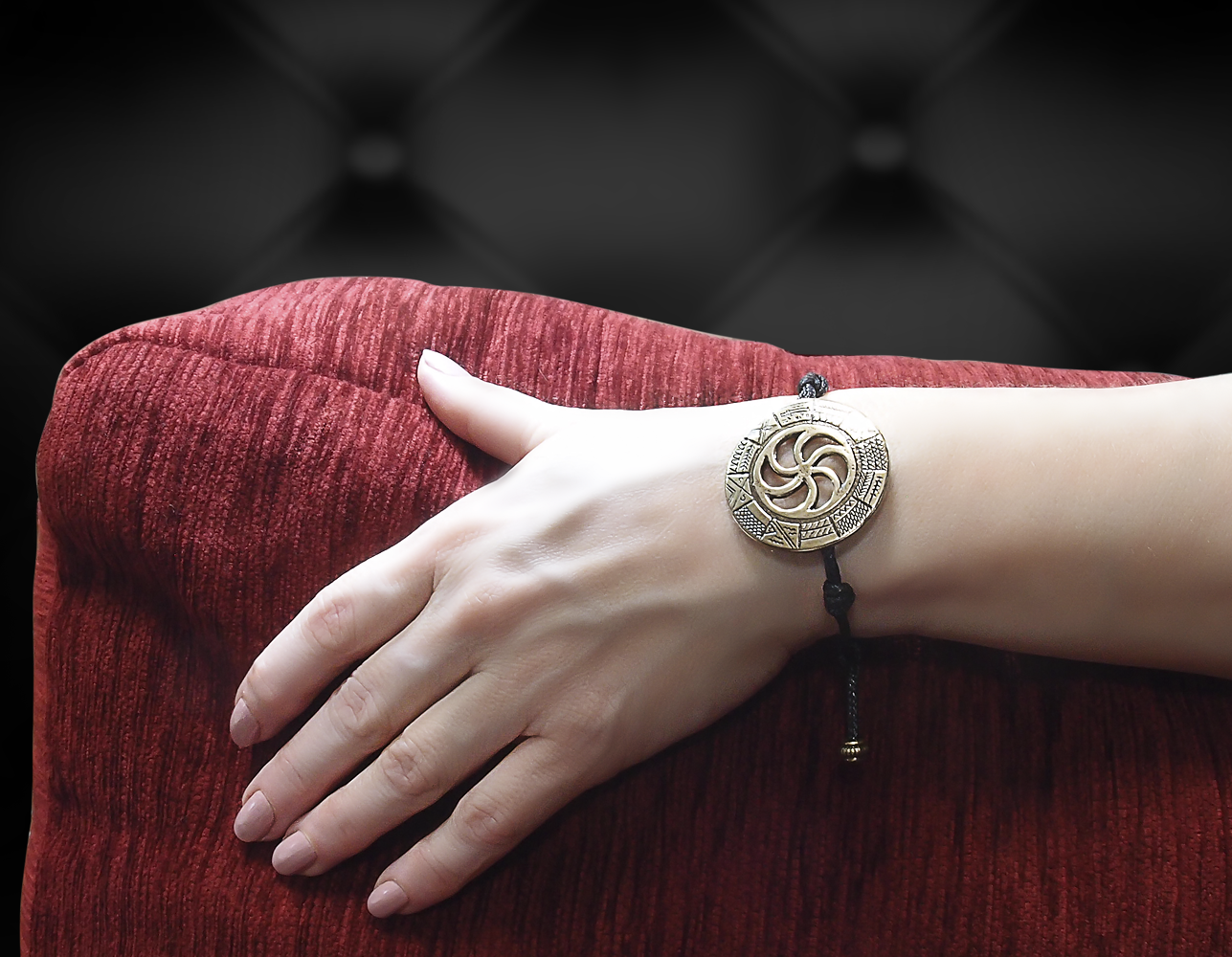 Браслет-шнурок «Древнеславянский календарь»